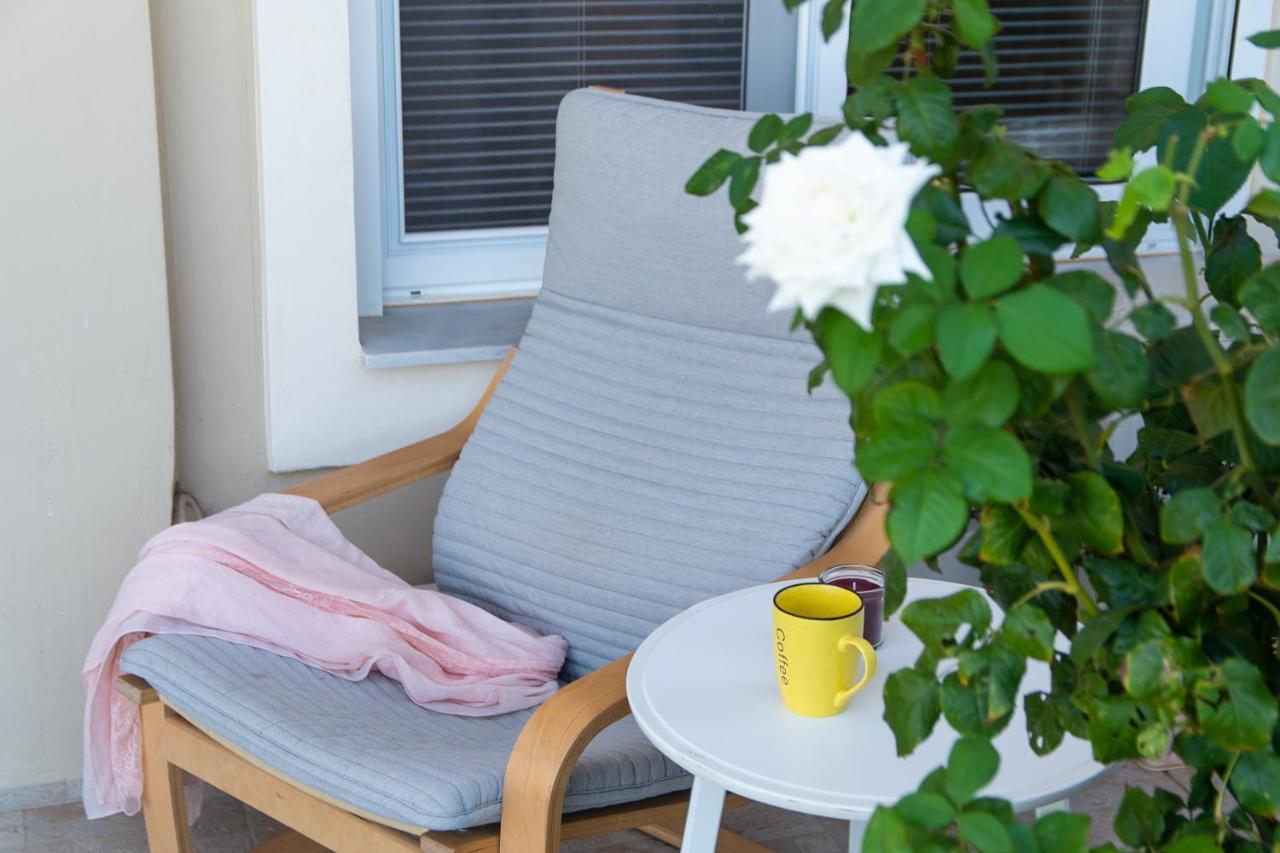 Yelayellow House Near To Airport, Rafina Port And Metropolitan Expo Artemida  Exterior photo
